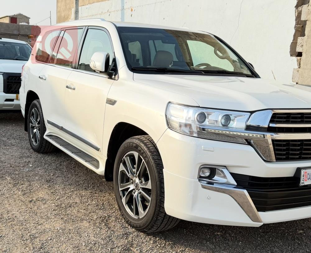 تويوتا لاندكروزر